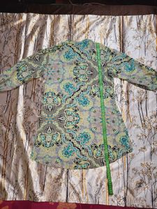 Trendy Top For Women 🎀