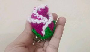 crochet rose 🌹 keychain