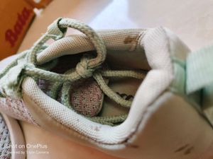 bata brand shoe uk 4