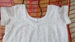 White Embroidered chikankari Kurta