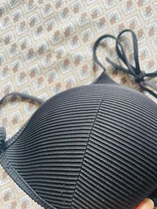 Free size pretty black bralette