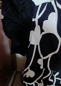 Flairy Black &amp; White A-line Dress With Pockets