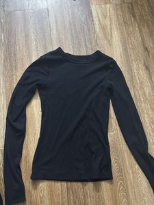 H&amp;M Black Fitted Tshirt