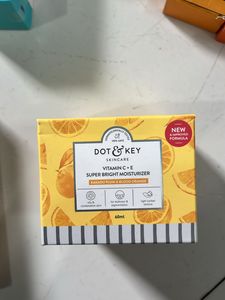 Dot&amp;key Face Sunscreen And Moisturiser