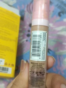 Dressberry Perfume Swiss Beauty  Gloss Nyx Conceal