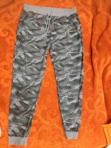 NOBERO Men Abstract Pant