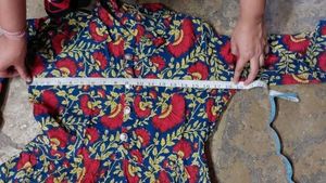 Gulmohar Jaipur Floral Print Anarkali Kurti