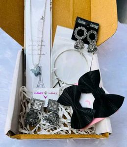 Girl Gift Hamper/Girls Accessories