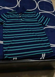 Brand new Men&#39;s XL Tshirt