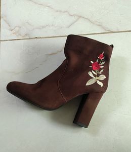 Block Heel Velvet Boots