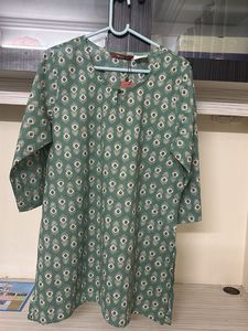 Green Printed Kurti With Tag And Free Earrings