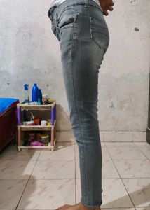 Gray High-Waisted Jeans