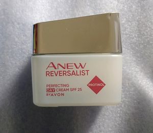 Anew Reversalist Day Cream SPF 25
