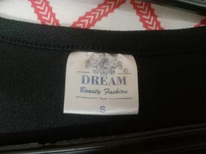 Black Long Sleeve Crop Top