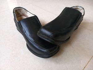 CLASSIC BLACK FORMAL SHOES
