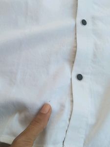 👨‍🦱Branded White Shirt