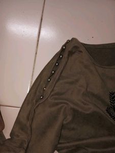 Vintage Style Olive Graphic Print Top