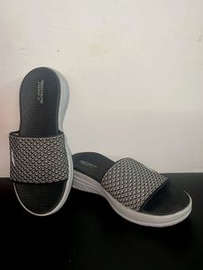 Red Tape Women&#39;s Sliders