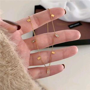 DAINTY CUTE NECKLACE