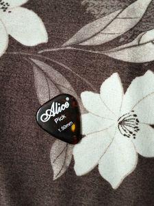 Different Shapes And Sizes Guitar/Rubab Picks
