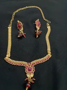 Golden necklace set