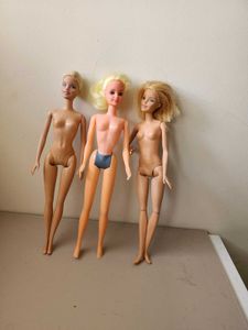 FOR SALE: Set of 4 Used Dolls