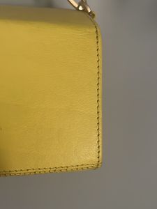 Yello Clutch