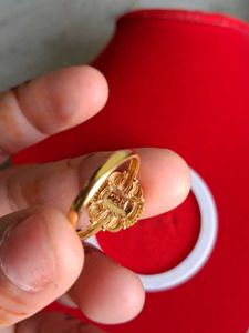 Elegant Gold Ring