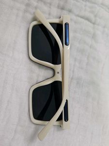 Chic Black Sunglasses