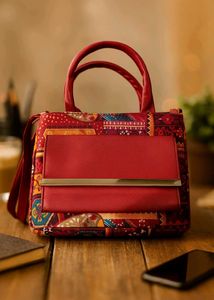 Chic Handbag With Sling