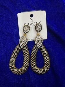 Dhwani Drop Earrings