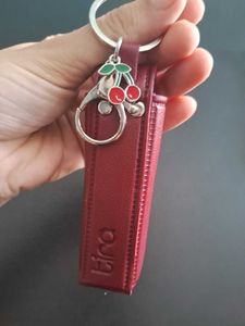 Tira Cherry Lipstick Holder 🍒
