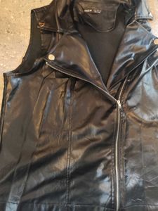 Chic Black faux leather Vest