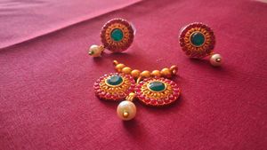 Multi Colour Pendal With Earning