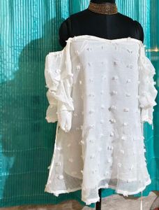 Size SWhite Off-Shoulder Dress