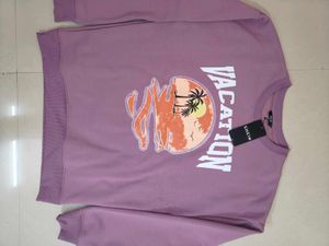 Size L Vacation Graphic Sweatshirt