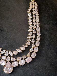 Parinika Ad Neck Set