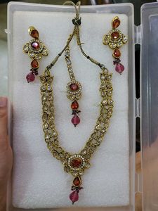 KUNDAN JEWELLERY SET
