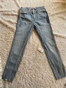 ZARA Stylish Light Wash Denim Jeans