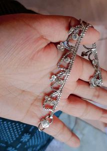 Sparkling Crown Anklet