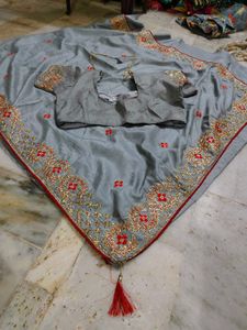 Elegant Embroidered Saree With Blouse