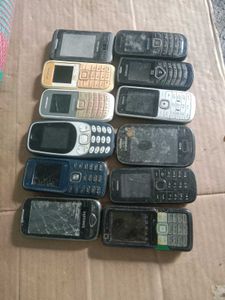 Vintage Feature Phones - Lot of 12