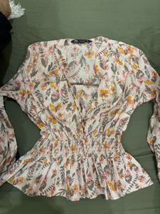 clinched waist floral top