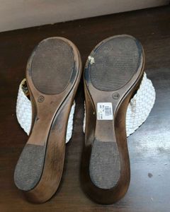 Venus Steps Women Brown White Wooven Sandal