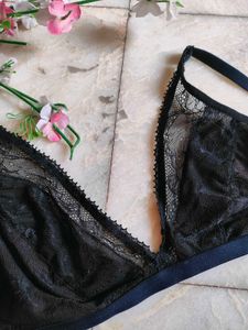 Black Lace Bralette bra