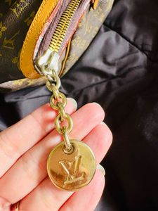 Louis Vuitton Monogram Empreinte Artsy MM