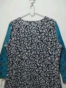 Shree Floral Print Kurta In Black White