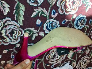 Elle Womens Brandid Heal