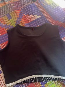 Black Sleeveless Crop Top