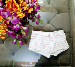Off White Shorts Penty